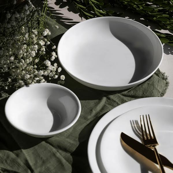 Corelle 16 Piece Winter Frost Dinner Set White