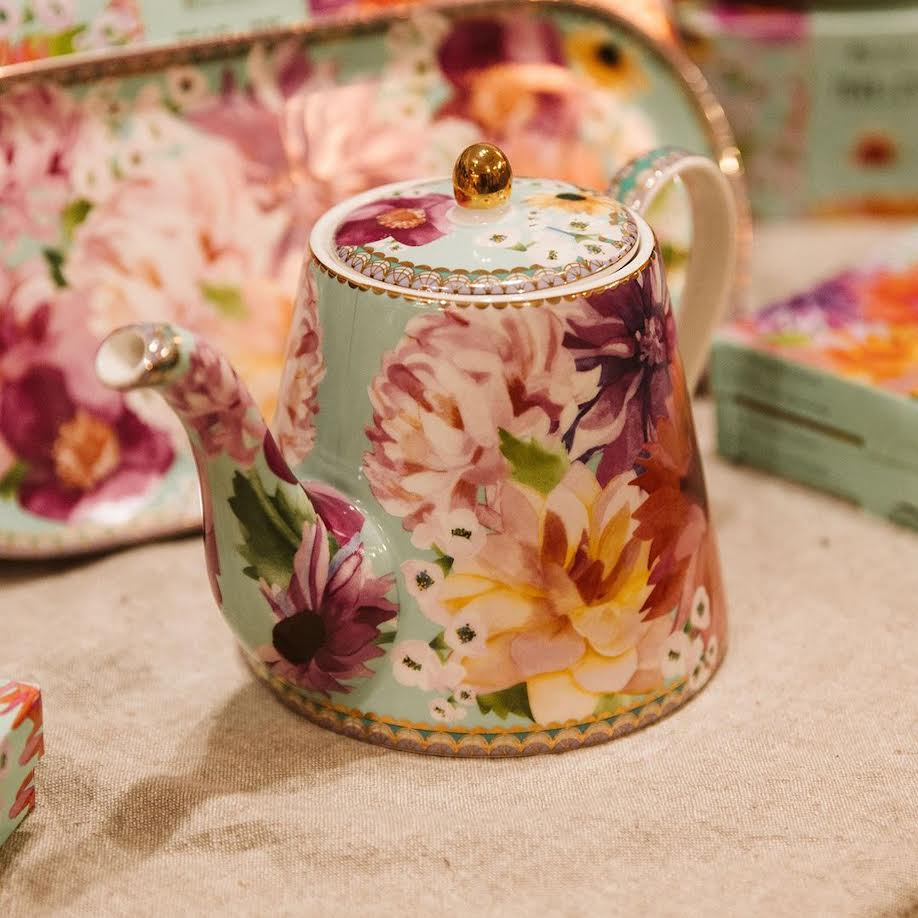 Maxwell & Williams 1Lt Dahlia Daze Teapot With Infuser Pink