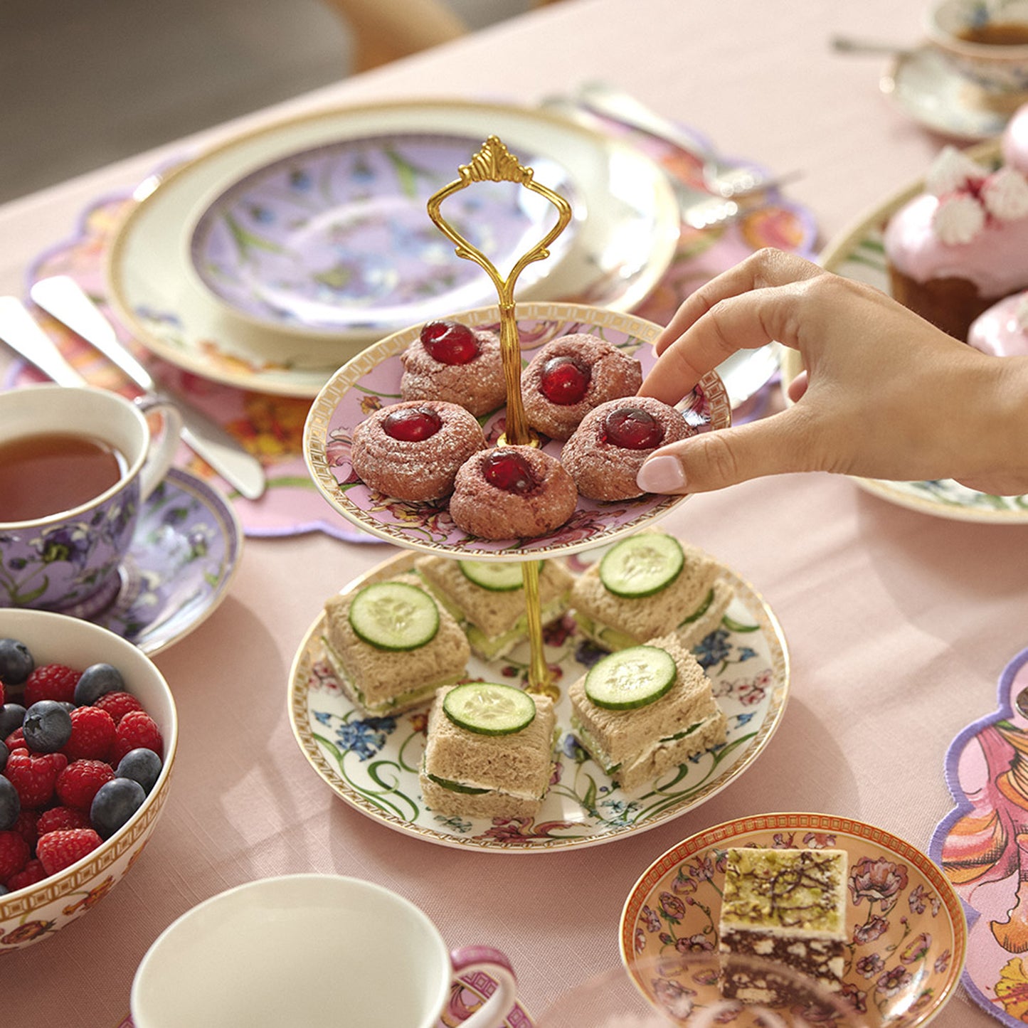 Maxwell & Williams Mystique 2 Tier Cake Stand Multicoloured