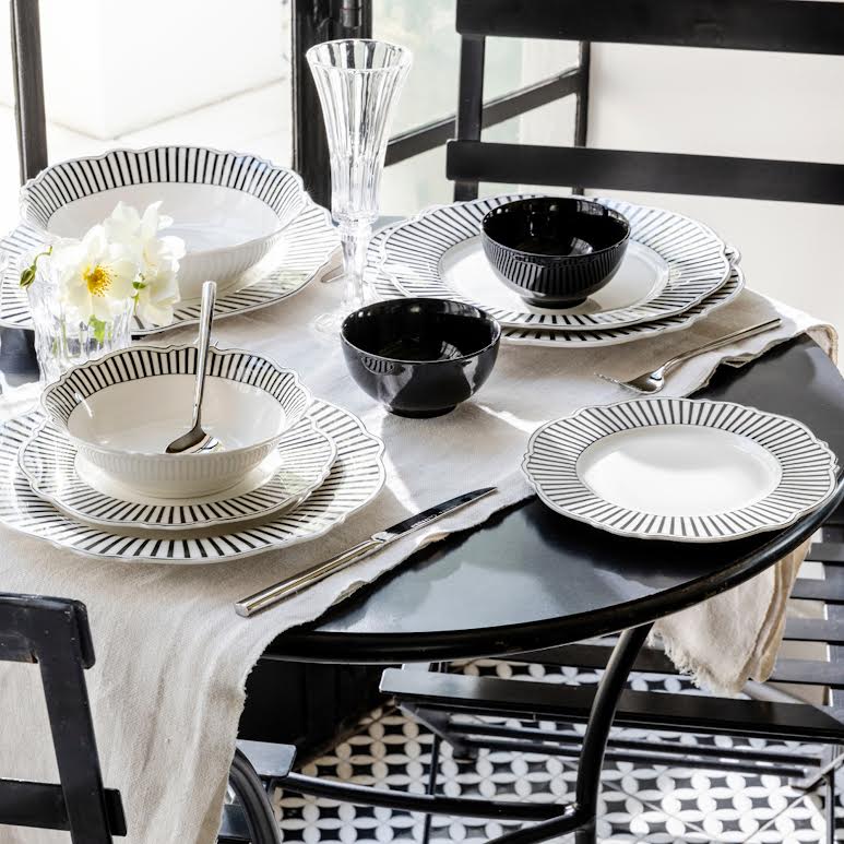 Jenna Clifford 4 Piece Ivory Noir Dinner Plate Set Black & White