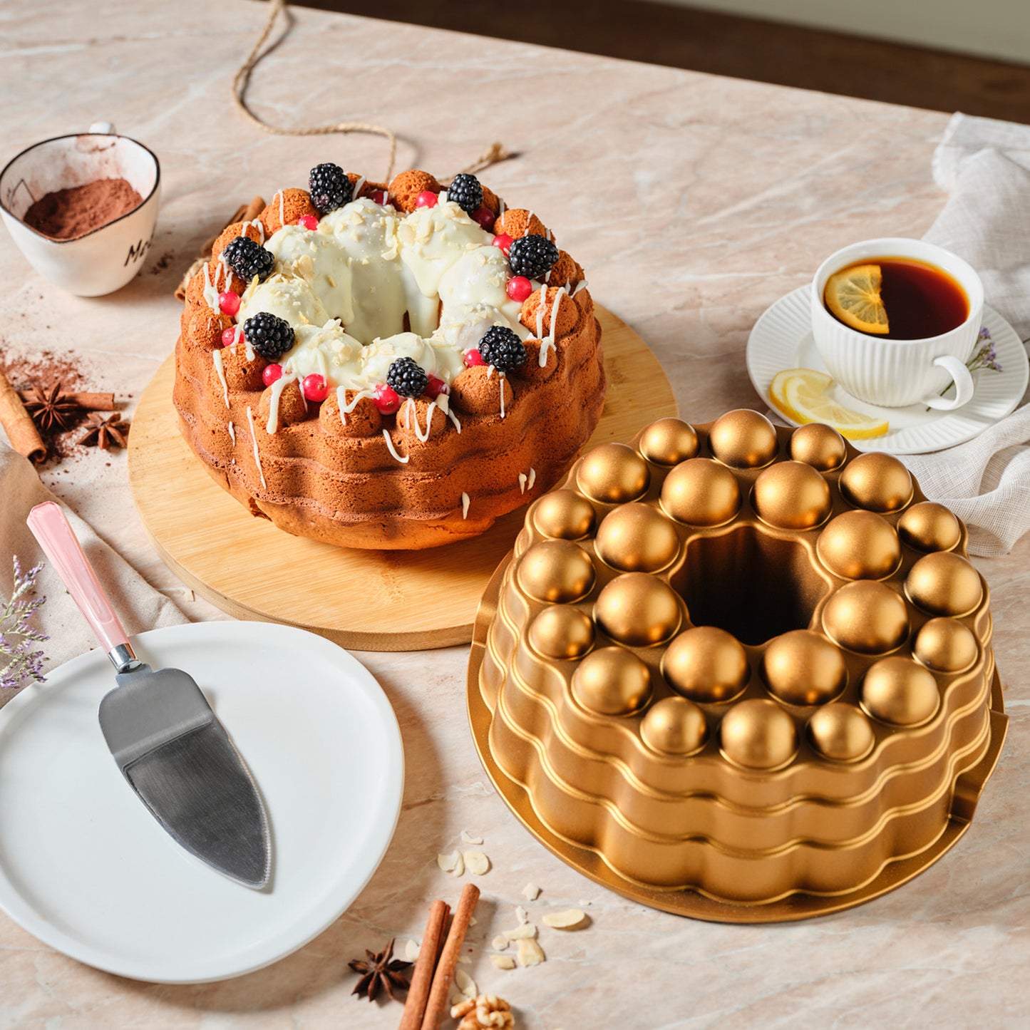 Leydi Round Bubble Cake Mould Gold
