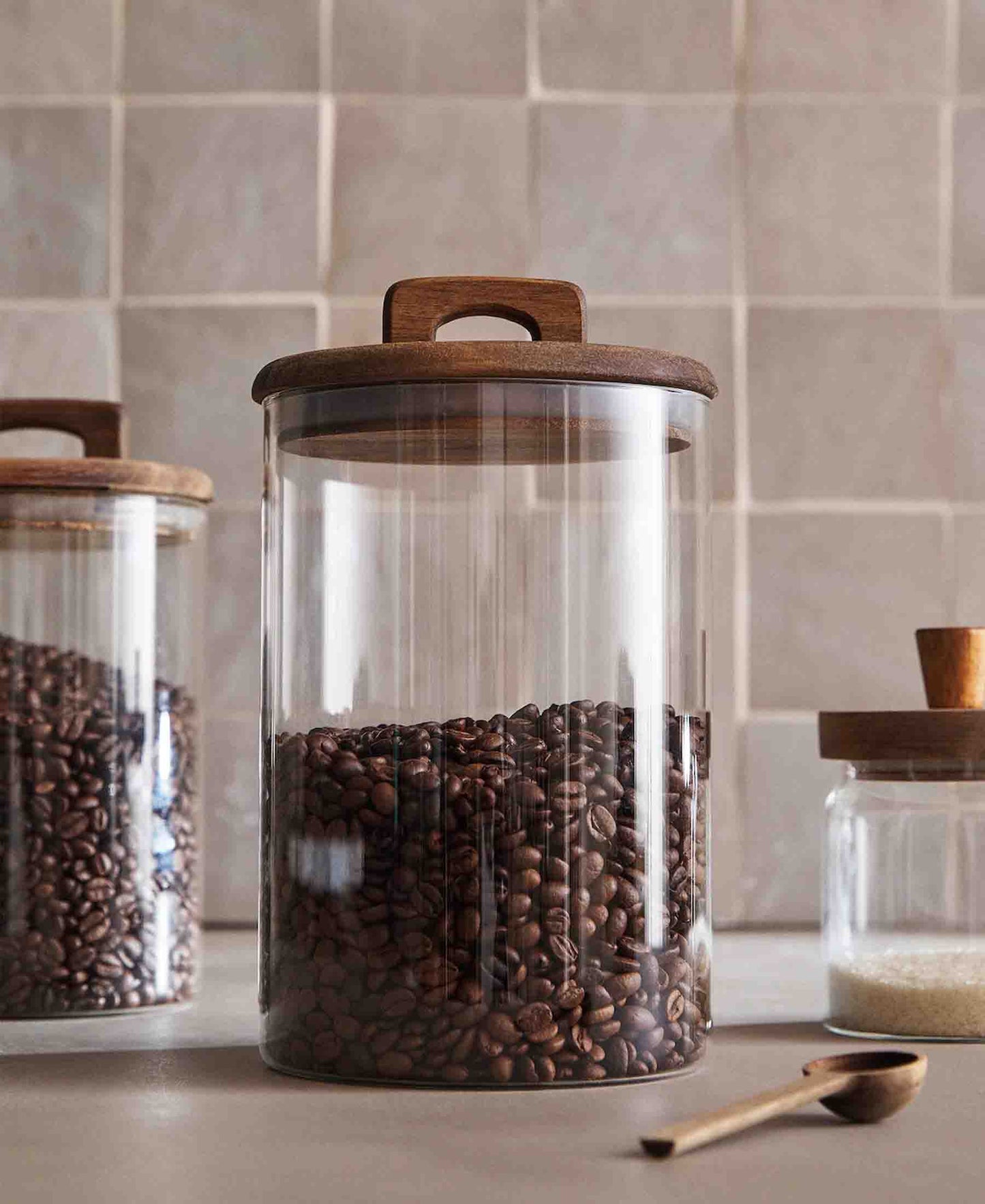 Kitchen Life 2350ML Canister With Acacia Lid Handle - Clear