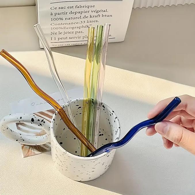 6 Piece Curved Glass Straw Set Multicoloured