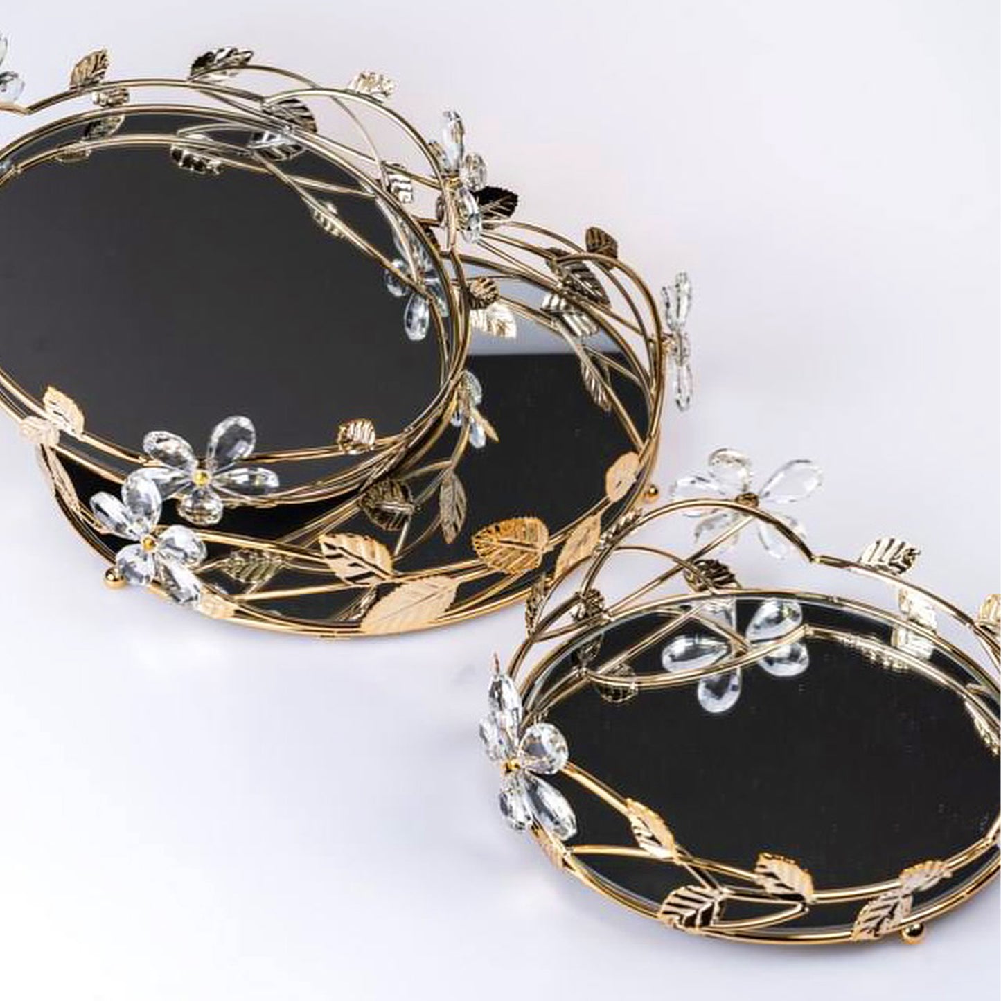 The Venus 3 Piece Round Flower Tray Set Gold