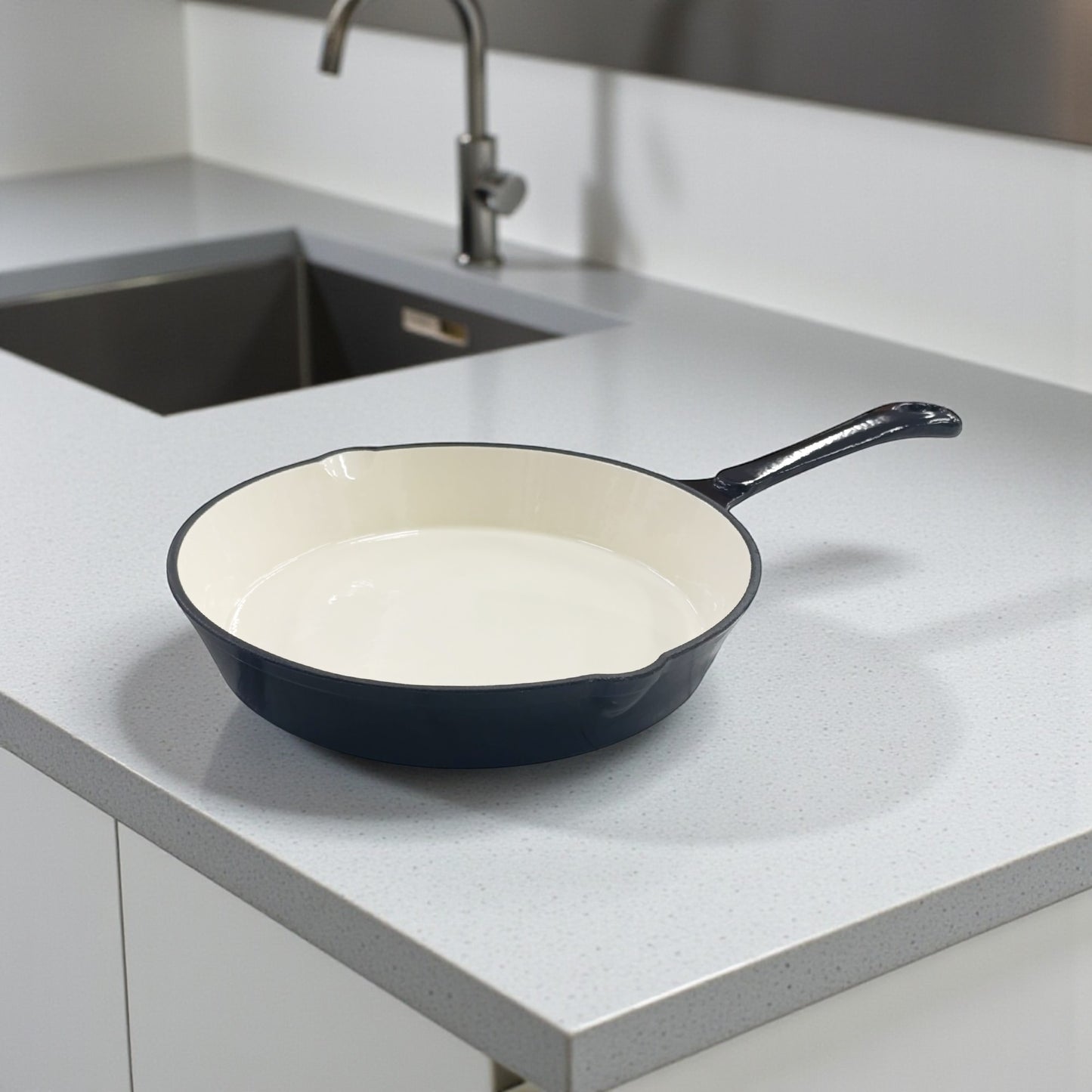 CH 25cm Cast Iron Frying Pan Black