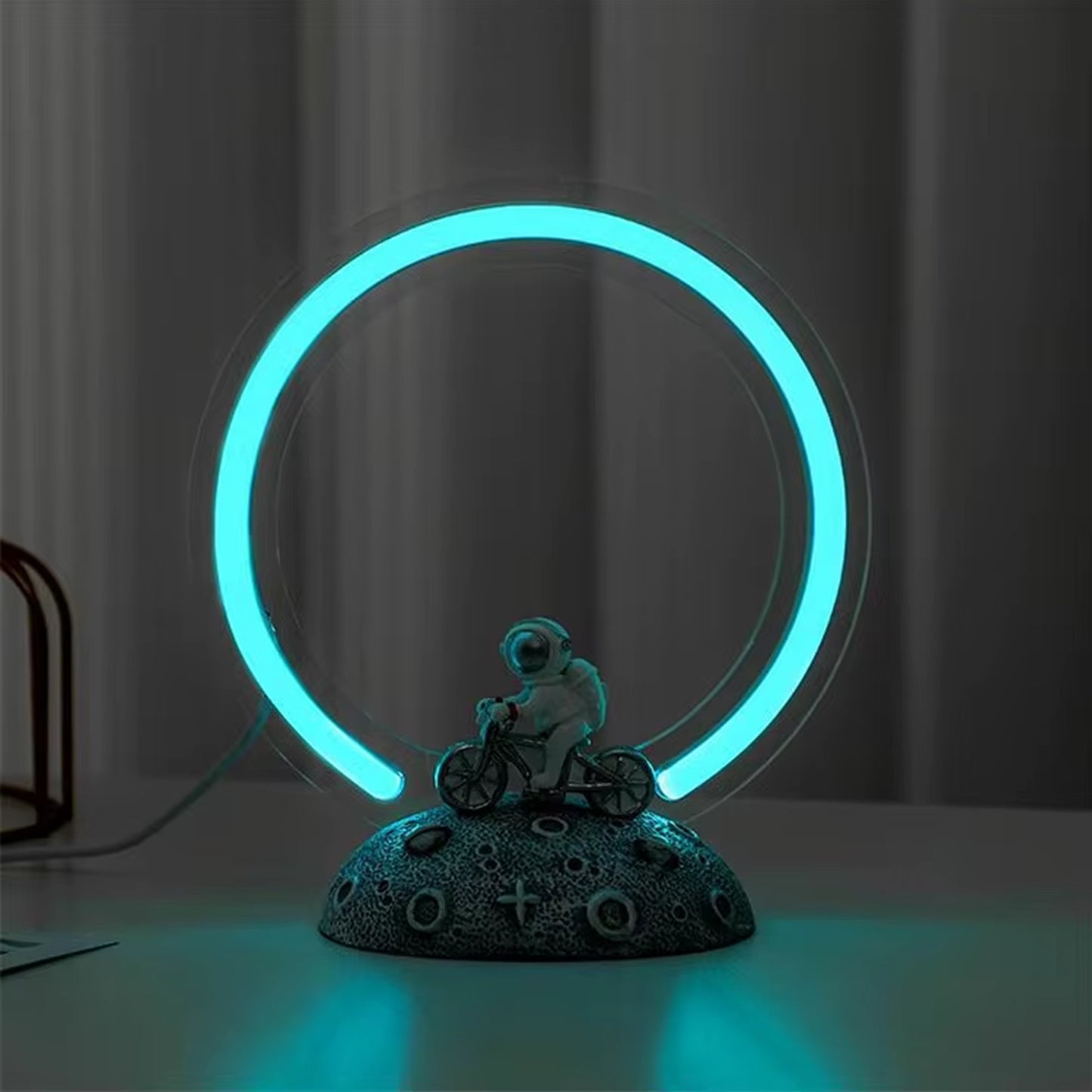 Astronaut LED Lamp White & Blue