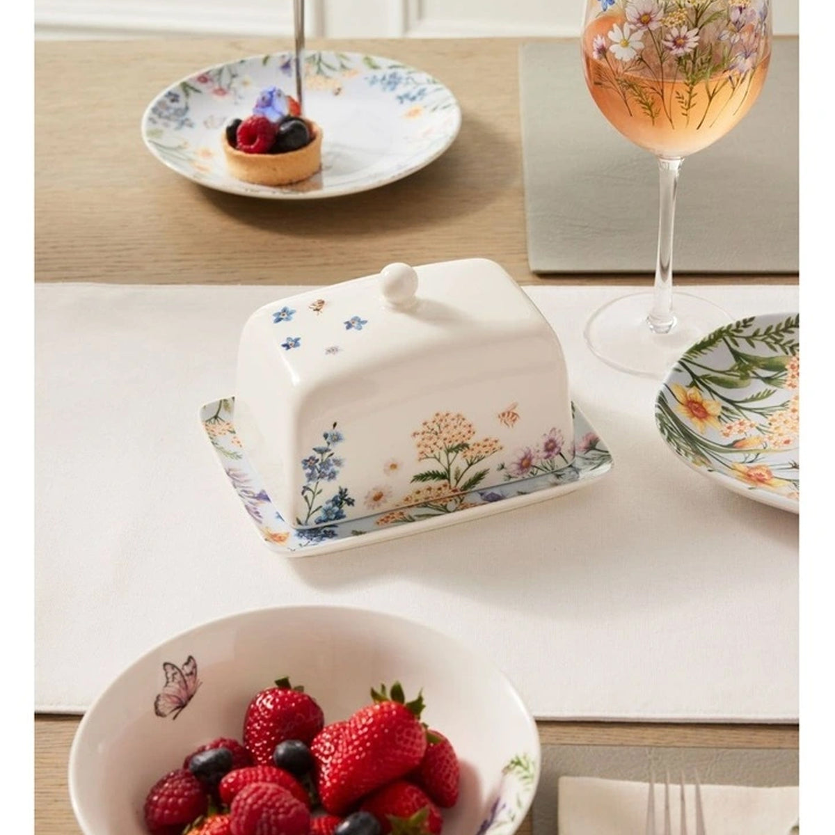 Maxwell & Williams Fluttering Meadow Butter Dish