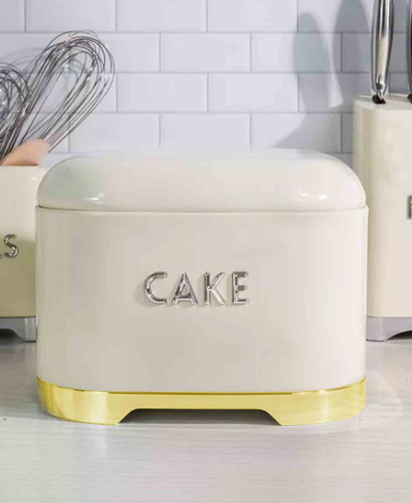 Retro Cake Tin - Cream & Gold