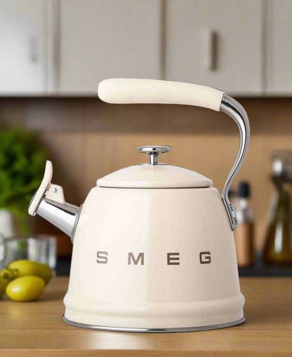 Smeg Whistling Stovetop Kettle - Cream