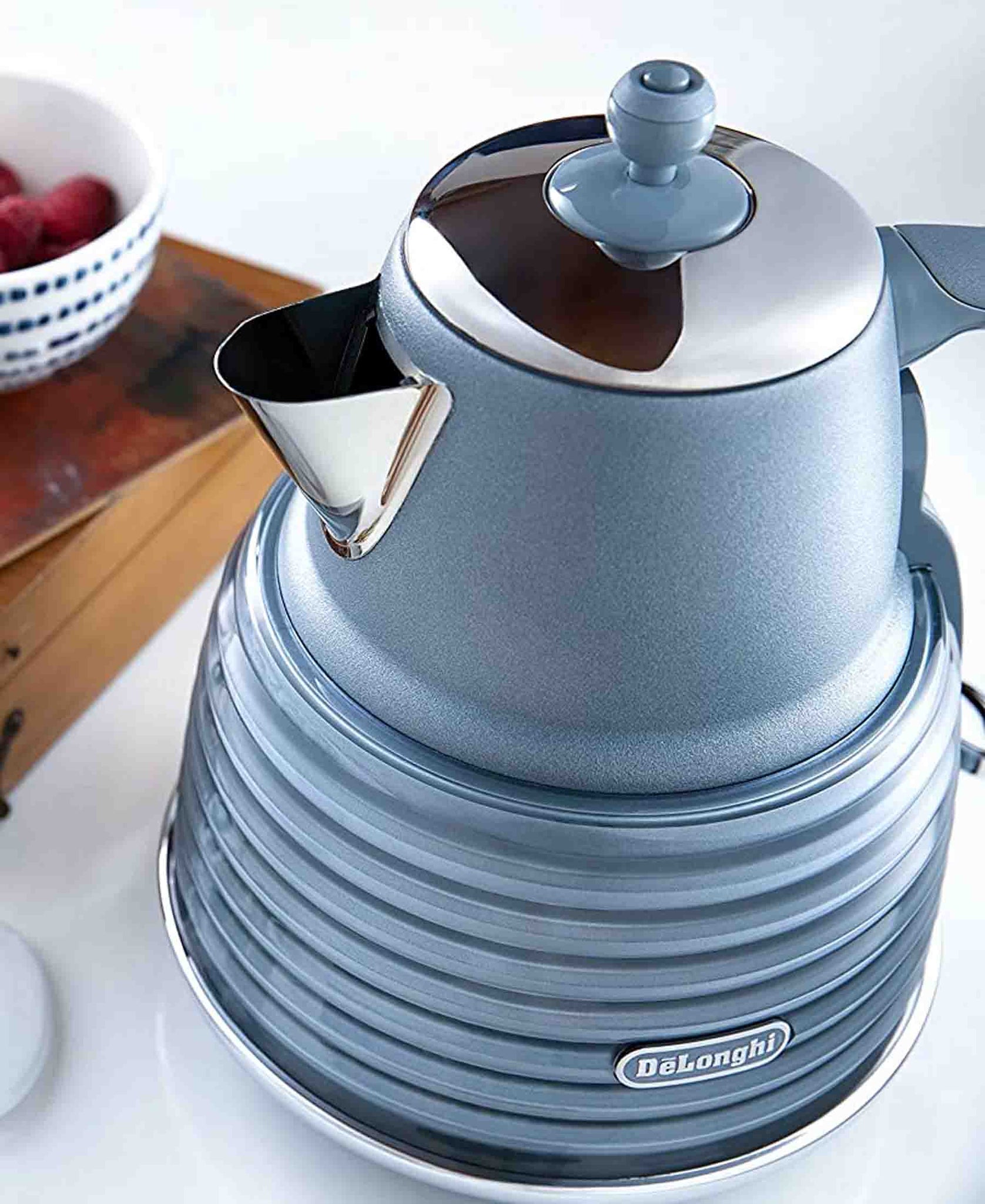 Delonghi Scultura Azure Kettle 1.5L Blue The Culinarium