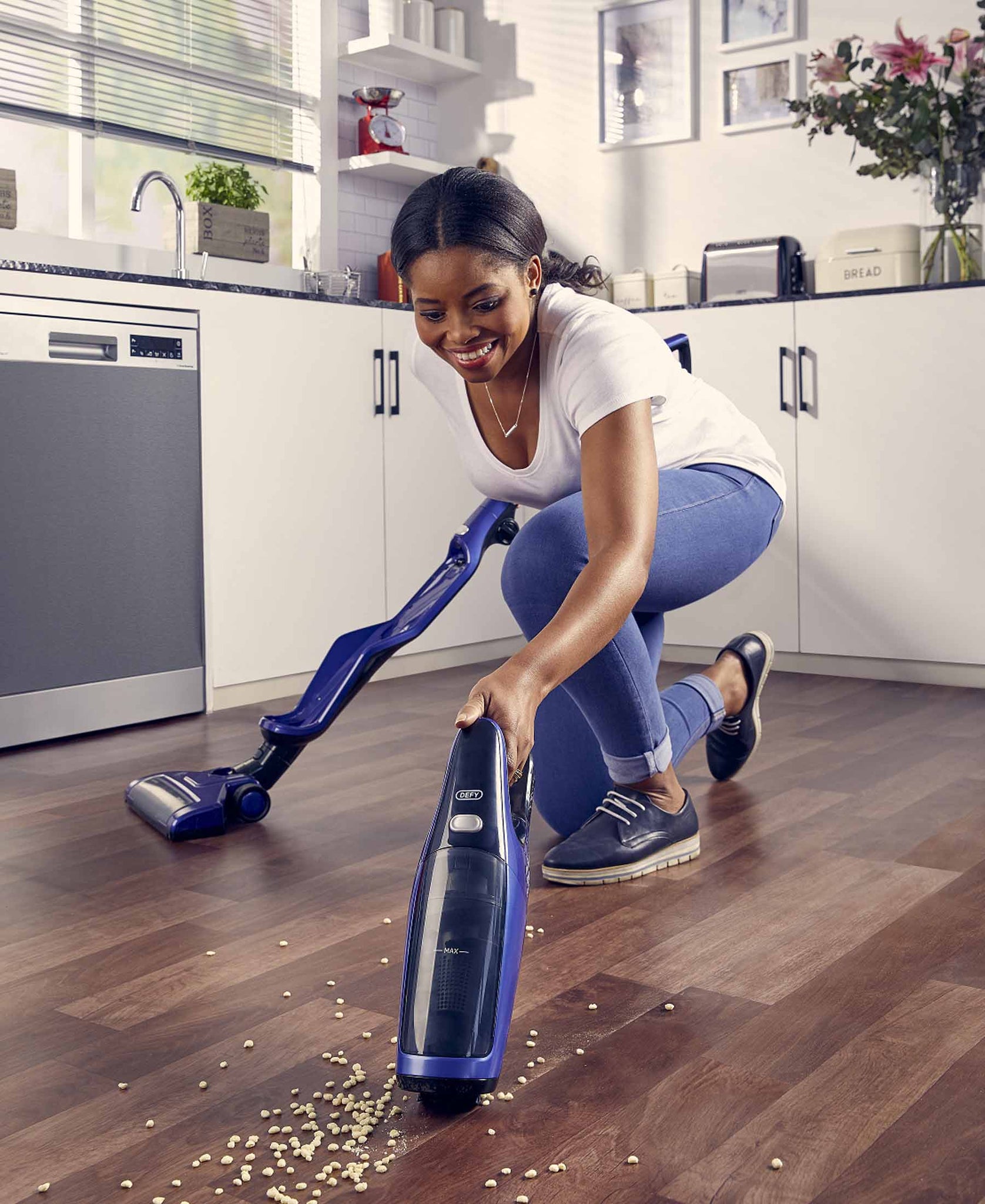 Defy Rechargeable Vacuum Cleaner - Blue