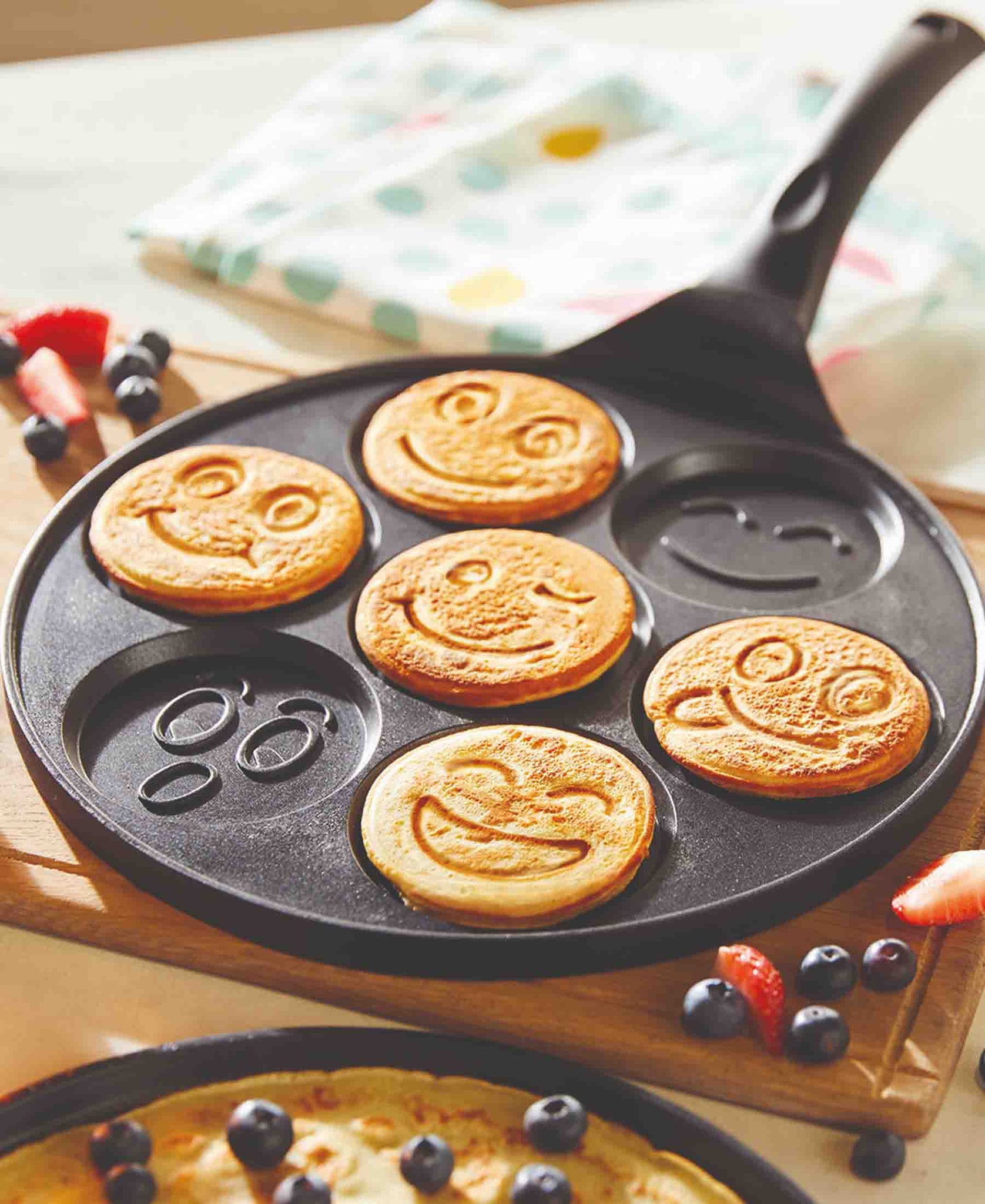 OMS Emoji Baby Pancake Pan - Black